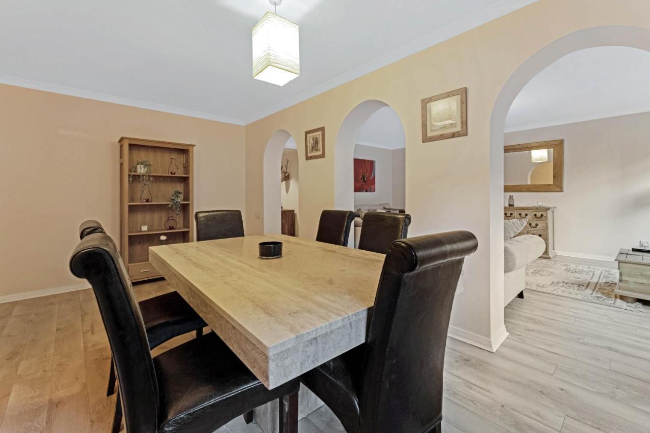 Elegant & Unique Getaway - Spacious 3 Bedroom, 2 Bathroom City Centre Apartment - Free Allocated Parking. 에든버러 외부 사진
