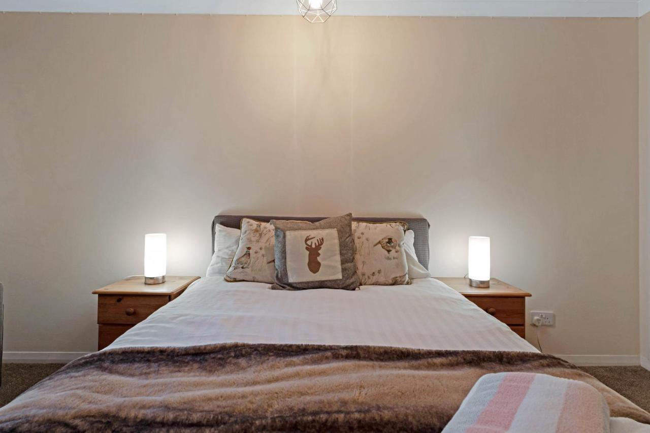 Elegant & Unique Getaway - Spacious 3 Bedroom, 2 Bathroom City Centre Apartment - Free Allocated Parking. 에든버러 외부 사진
